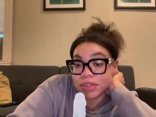 Live webcam model zahrabliss on Soda Cams