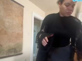 Live webcam model zahrabliss on Soda Cams