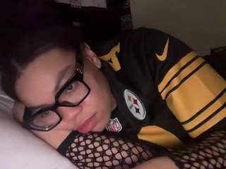 Live webcam model zahrabliss on Soda Cams