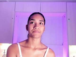 anaihcollins, female webcam model,  years old, on live webcam