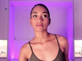このモデルは現在ライブ中です。 anaihcollins
