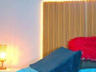 le modèle cicciolina-big est en webcam porno dans un show sur le site camsoda, il possède les tags suivants: amateur,ass,blowjob,brown eyes,drinking,granny,huge tits,mature,middle aged,bbw,blonde hair,hd,milf