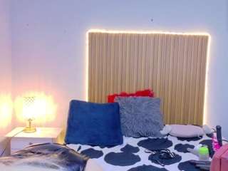 cicciolina-big's CamSoda show and profile