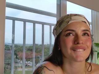 Acest model este live acum. gabymanson1