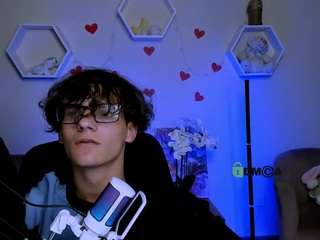 leo-boom Live Webcam on CamSoda