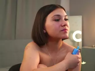 MaeBeale's Live Sex Cam Show