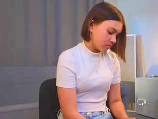 MaeBeale's Live Sex Cam Show