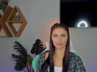 le modèle cherrykisss est en webcam porno dans un show sur le site camsoda, il possède les tags suivants: black hair,blowjob,cute,daddy,erotic dance,fingering,normal,teen 18,young adult,hd