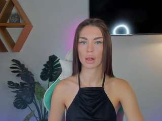 le modèle cherrykisss est en webcam porno dans un show sur le site camsoda, il possède les tags suivants: black hair,blowjob,cute,daddy,erotic dance,fingering,normal,teen 18,young adult,hd