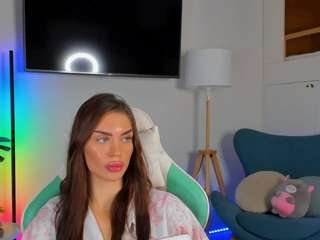 cherrykisss Live Webcam on CamSoda