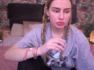 divinejaass live cam profile