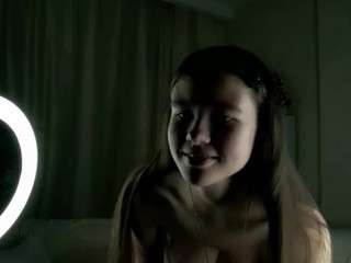 garyncoll, female webcam model,  years old, on live webcam