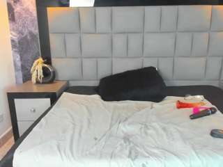 your-lady-milf webcam