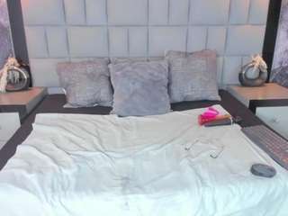 your-lady-milf webcam