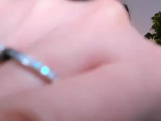 ElwynaHiatt's Live Sex Cam Show