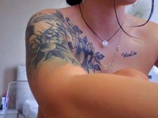 EvaxxxRose