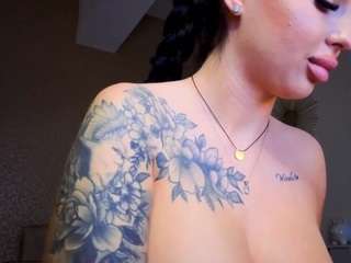 EvaxxxRose