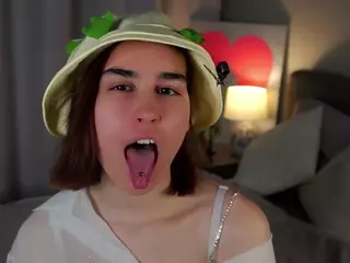 MoireCarll's Live Sex Cam Show