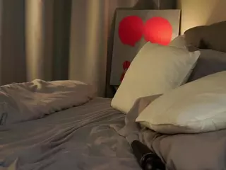 MoireCarll's Live Sex Cam Show