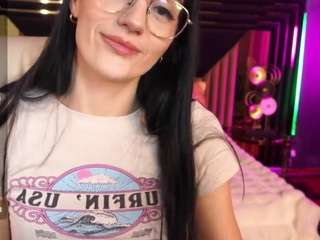 evilune's CamSoda show and profile