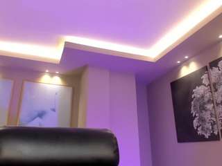 le modèle milalawrencex est en webcam porno dans un show sur le site camsoda, il possède les tags suivants: average,black hair,brown eyes,deepthroat,dirty talk,domination,drinking,erotic dance,fingering,no smoking,striptease,tattoos,hd