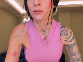 milalawrencex live cam profile