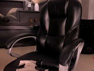 MilaLawrenceX live cam preview
