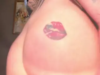 MilaLawrenceX's Live Sex Cam Show