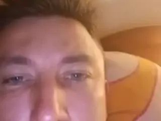 aeb32's Live Sex Cam Show