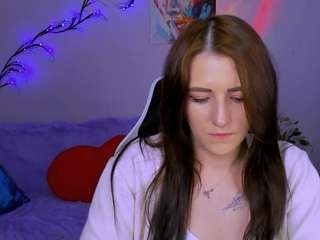 bella-cold's CamSoda show and profile