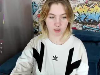 Julia-Jips's Live Sex Cam Show