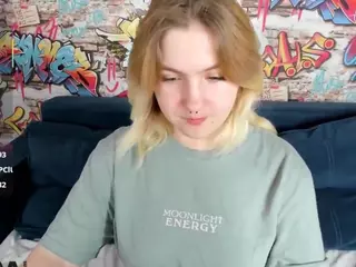 Julia-Jips's Live Sex Cam Show
