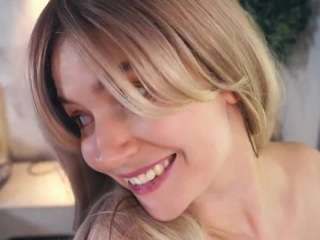 monafulford Live Webcam on CamSoda