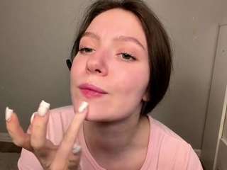 monafulford's CamSoda show and profile