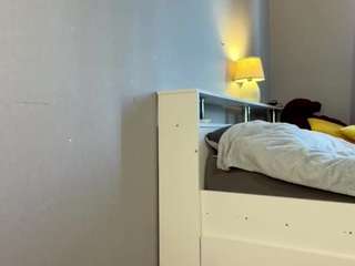 monafulford live cam profile