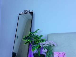 Cloee_Rainbow1 live cam preview