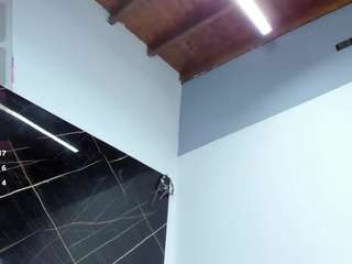 le modèle kim921xd est en webcam porno dans un show sur le site camsoda, il possède les tags suivants: anal,athletic,black hair,brown eyes,moaning,no drinking,no smoking,orgasm,role play,striptease,teen 18,twerk,young adult,hd,small tits,squirt