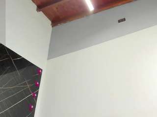 kim921xd Live Webcam on CamSoda