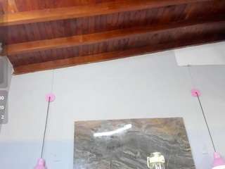 kim921Xd live webcam show