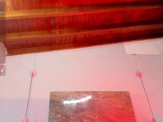kim921Xd live webcam show