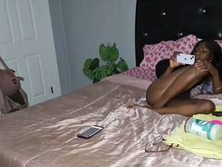 xclusivepretty live cam — black hair, body massage, toys