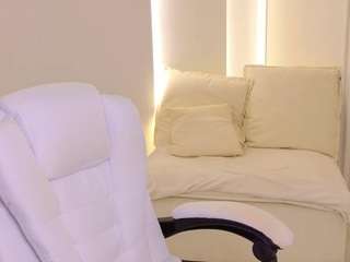 le modèle j3nnaxx est en webcam porno dans un show sur le site camsoda, il possède les tags suivants: ahegao,ass,young adult,toys,teen 18,tattoos,striptease,sexy,public,naked,lovense,lingerie,huge tits,full nudity,fingering,erotic dance,drinking,dirty talk,dildo or vibrator,deepthroat