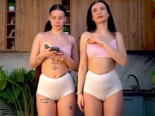 Live webcam model dollylovs on Soda Cams