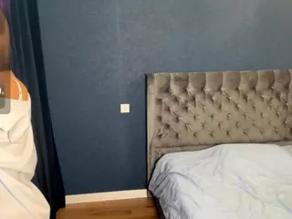 ElwynaCordner's Live Sex Cam Show