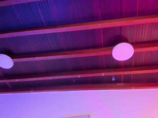 Live webcam model isabellacruz1 on Soda Cams