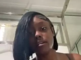sapphireduh2's Live Sex Cam Show