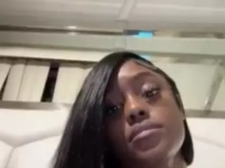 sapphireduh2's Live Sex Cam Show