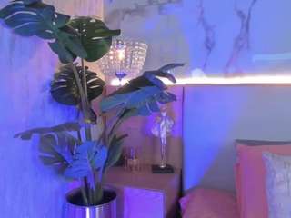 le modèle valeryy-smith est en webcam porno dans un show sur le site camsoda, il possède les tags suivants: ass,no smoking,full nudity,horny,lingerie,lush,naked,natural,nature,nipple piercings,no drinking,pov,fingers,public,role play,sexy,shaved pussy,strip,striptease,thin