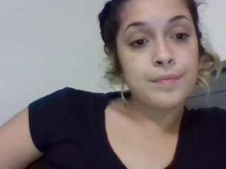 babydxll webcam