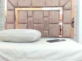 karol-lewiss Live Webcam on CamSoda